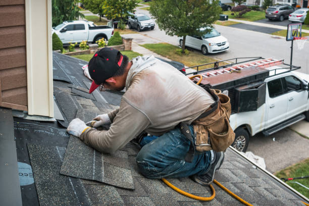 Professional Emergency Roof Repair technician working in Oakland, NJ